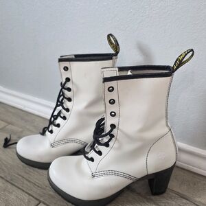 Dr. Martens White Darcie